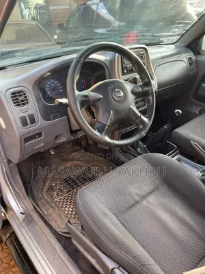Nissan Hardbody 2017 Silver