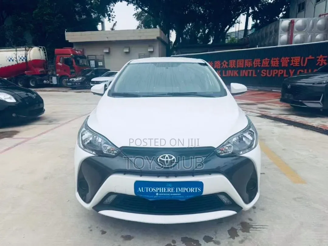 Toyota Yaris L Hatchback 5dr 2018 White