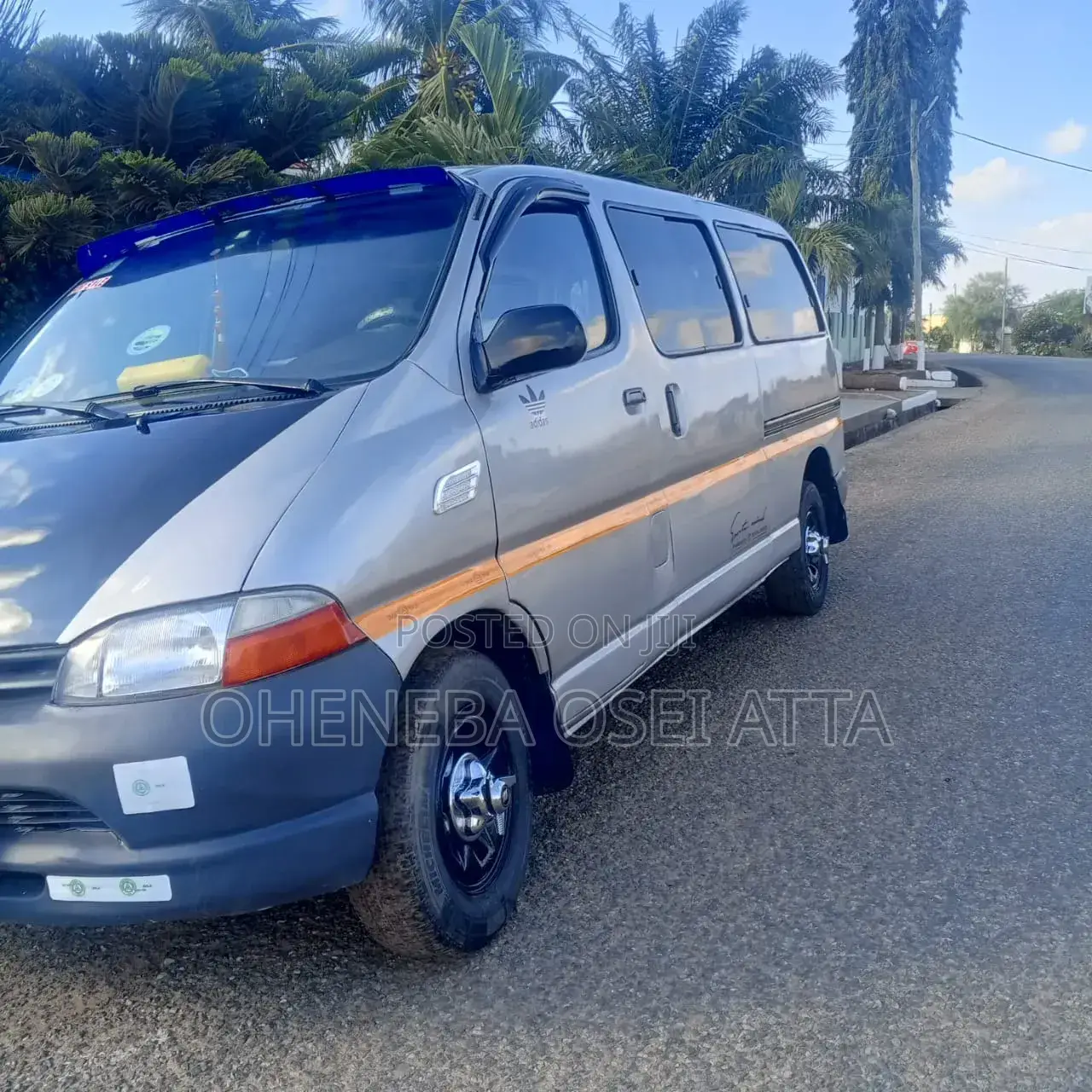 Toyota HiAce 2001 Silver