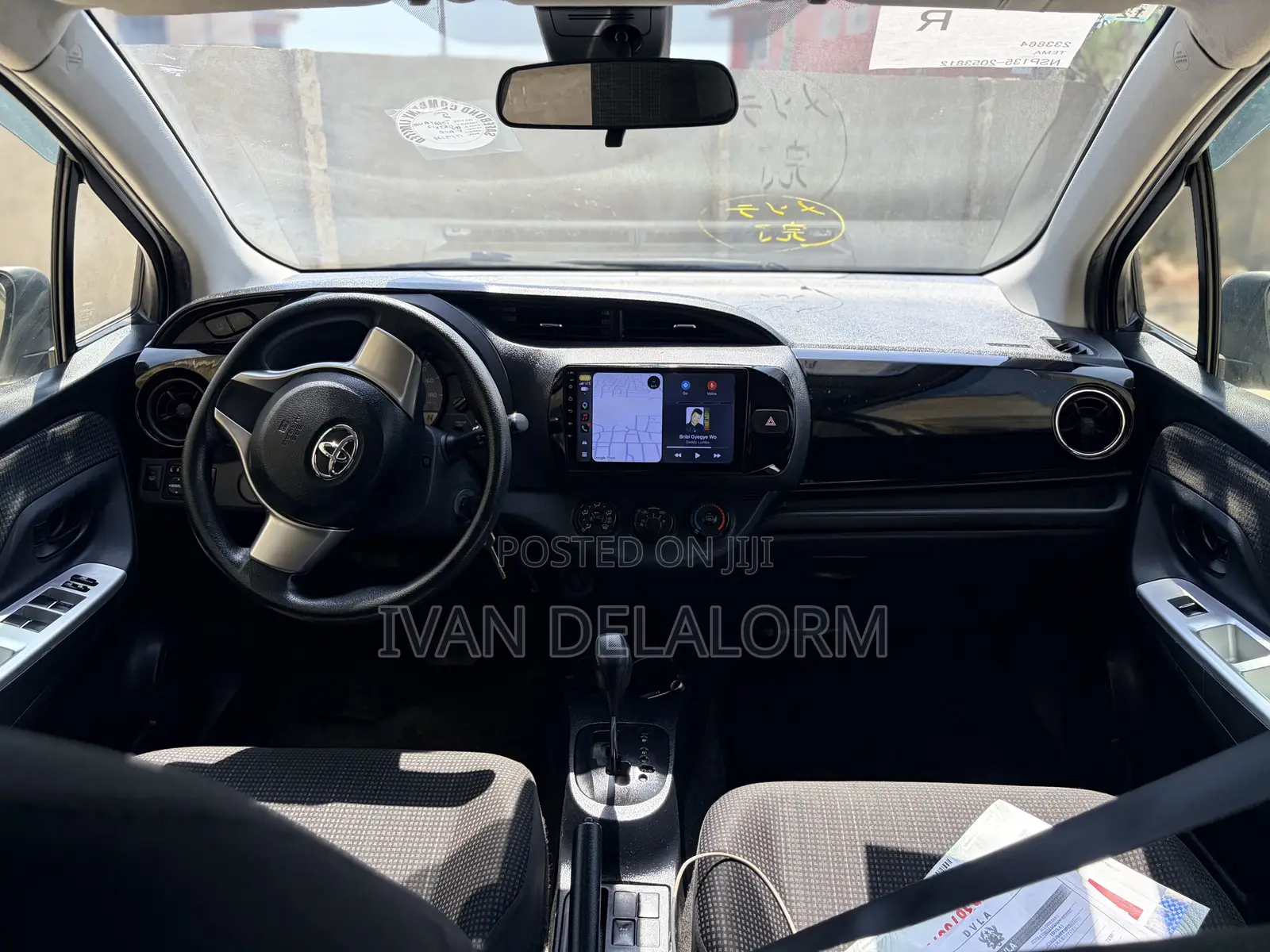 Toyota Vitz 1.3 AWD 5dr 2015 White