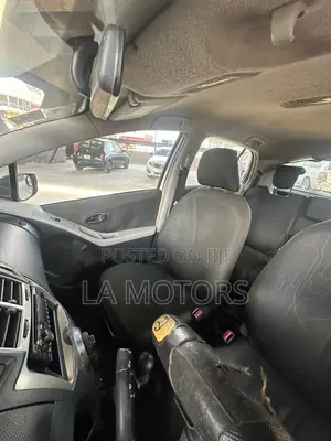 Toyota Yaris 2010 White