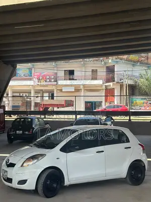 Toyota Yaris 2010 White