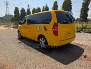 Hyundai Starex 2019 Yellow