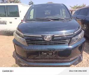 Toyota Voxy 2014 Black