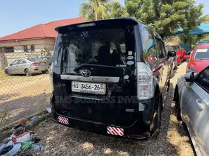 Toyota Voxy V 2WD 7-Seater 2012 Black