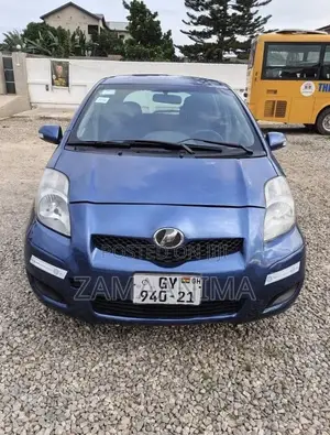 Toyota Vitz 1.0 FWD 5dr 2008 Blue