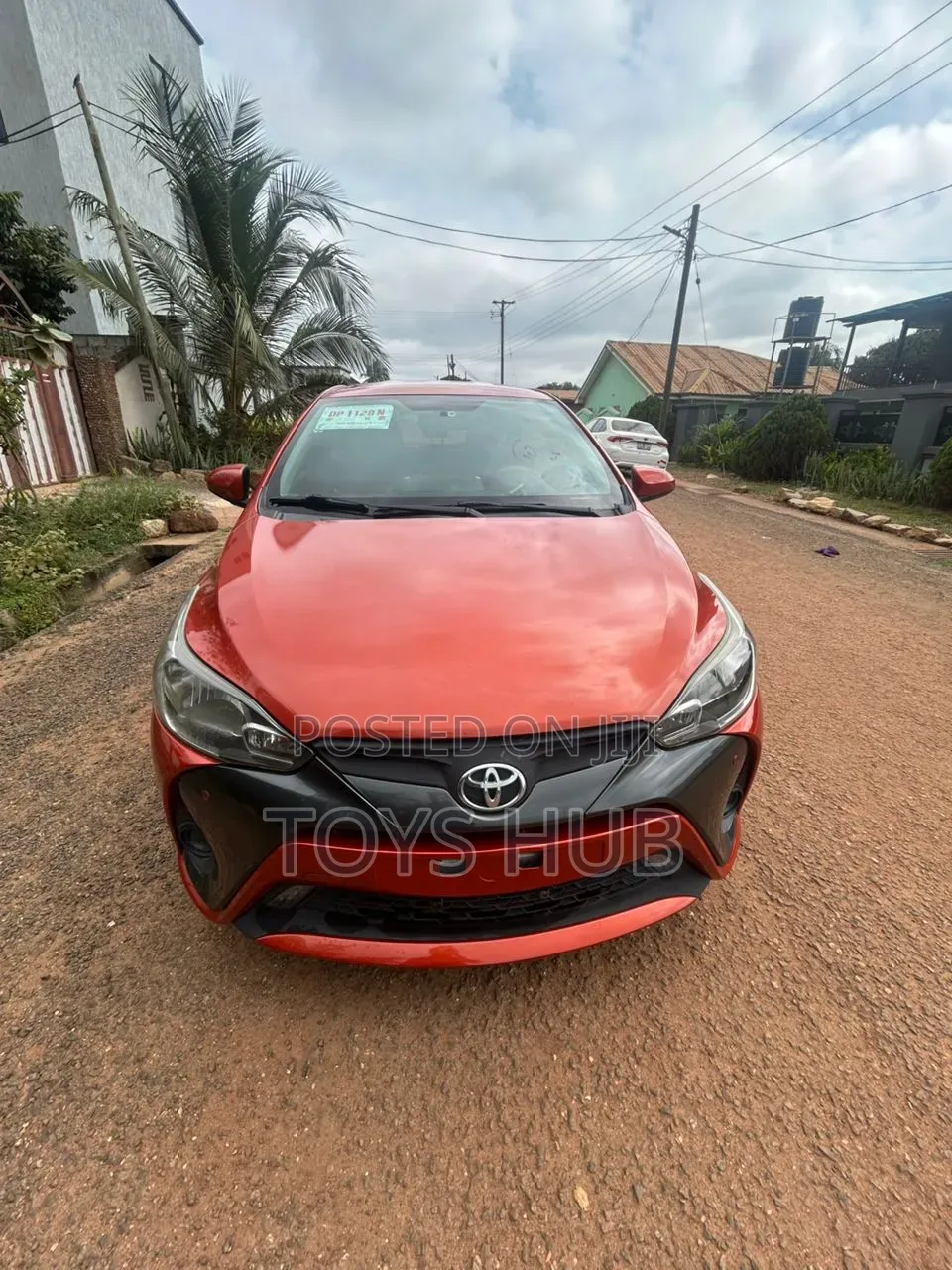 Toyota Yaris L Hatchback 5dr 2017 Orange