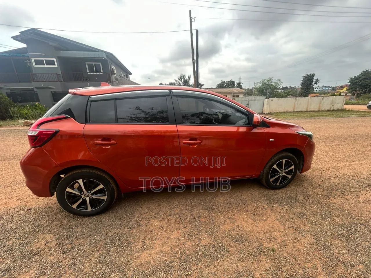 Toyota Yaris L Hatchback 5dr 2017 Orange