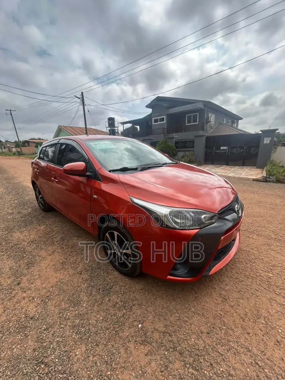 Toyota Yaris L Hatchback 5dr 2017 Orange