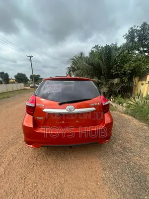 Toyota Yaris L Hatchback 5dr 2017 Orange