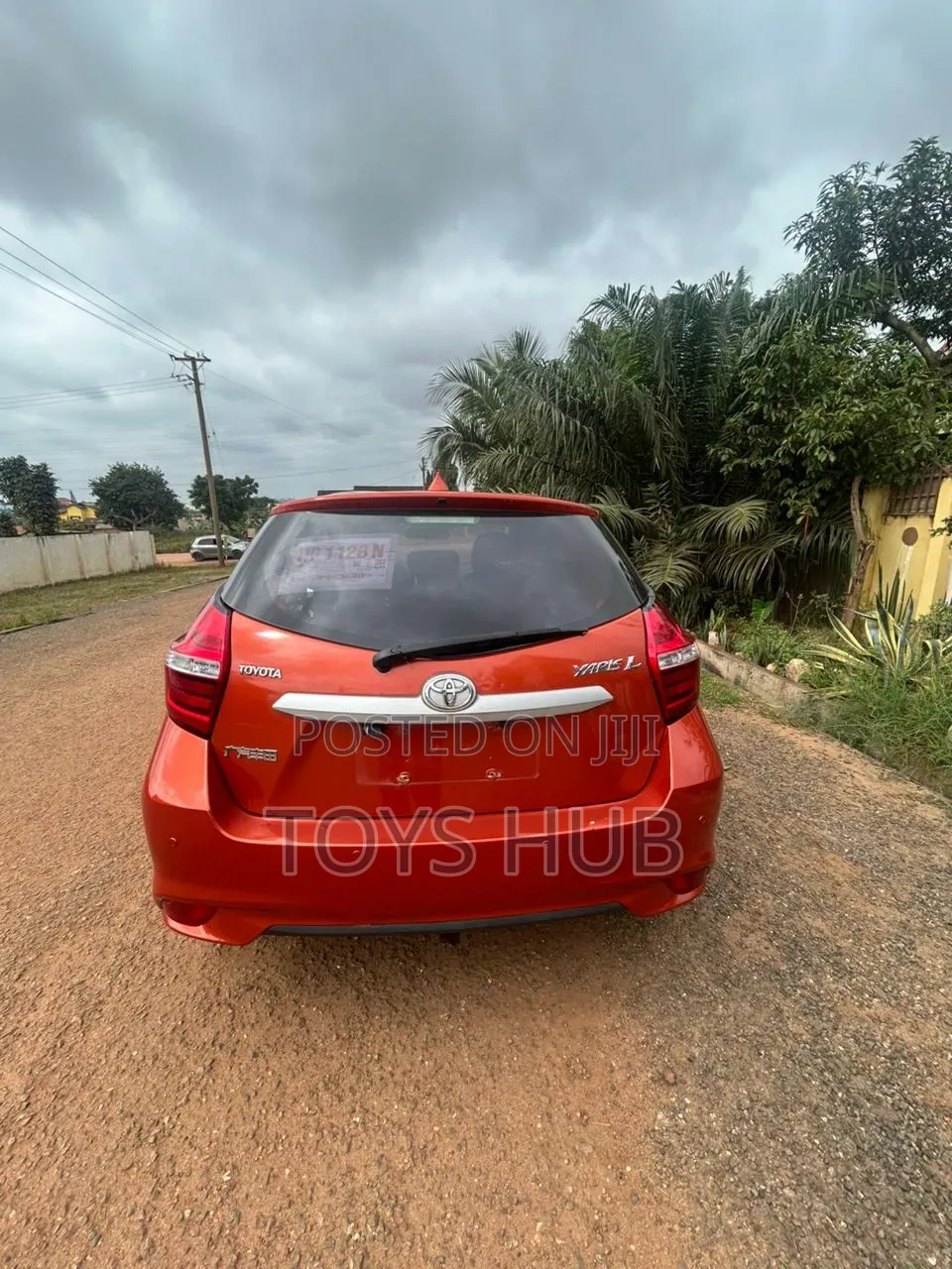Toyota Yaris L Hatchback 5dr 2017 Orange