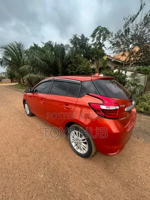 Toyota Yaris L Hatchback 5dr 2017 Orange