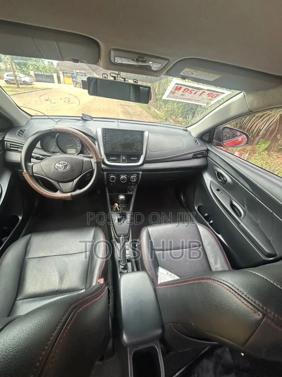 Toyota Yaris L Hatchback 5dr 2017 Orange