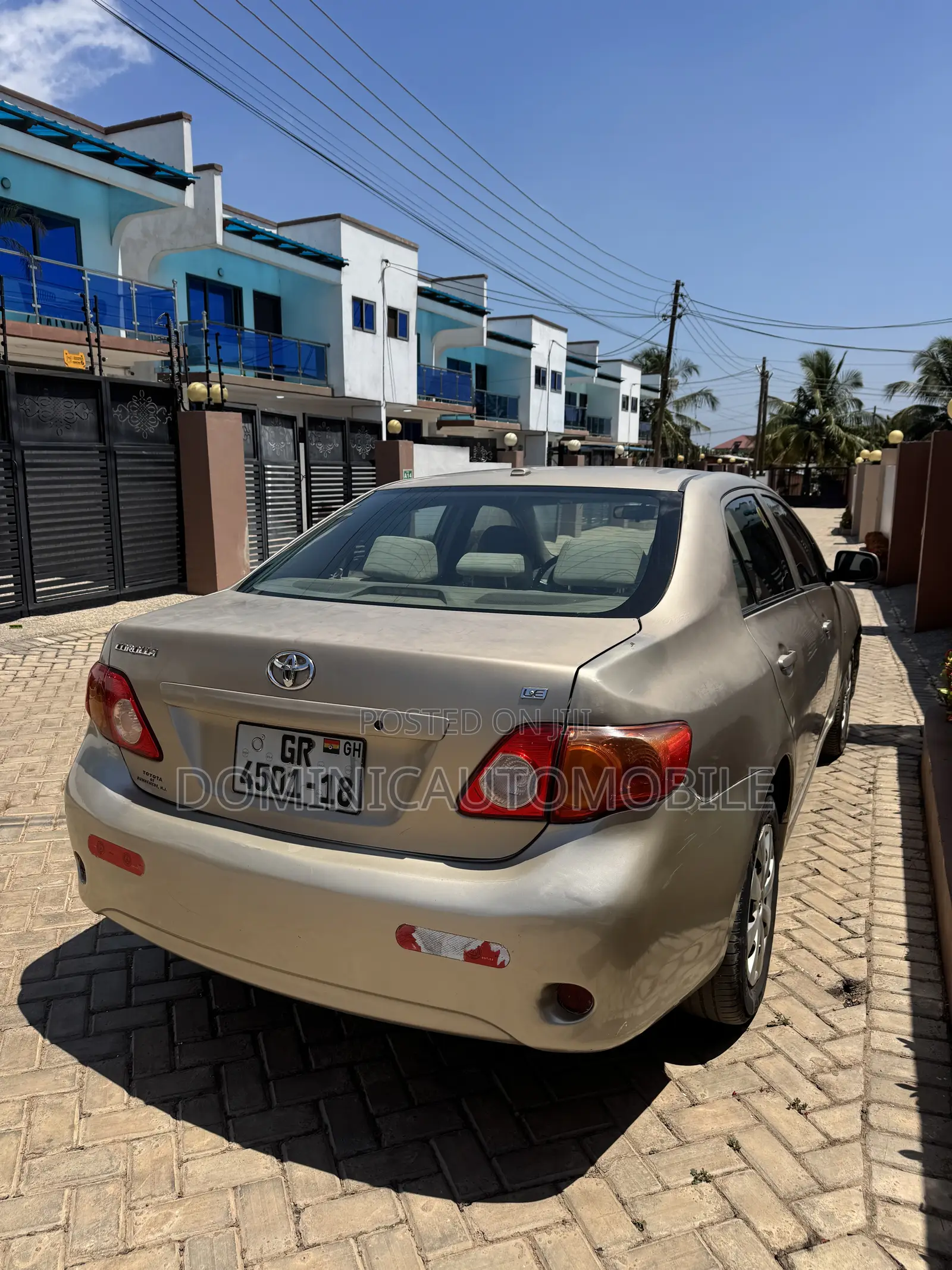 Toyota Corolla LE 4dr Sedan (1.8L 4cyl 4A) 2010 Gold