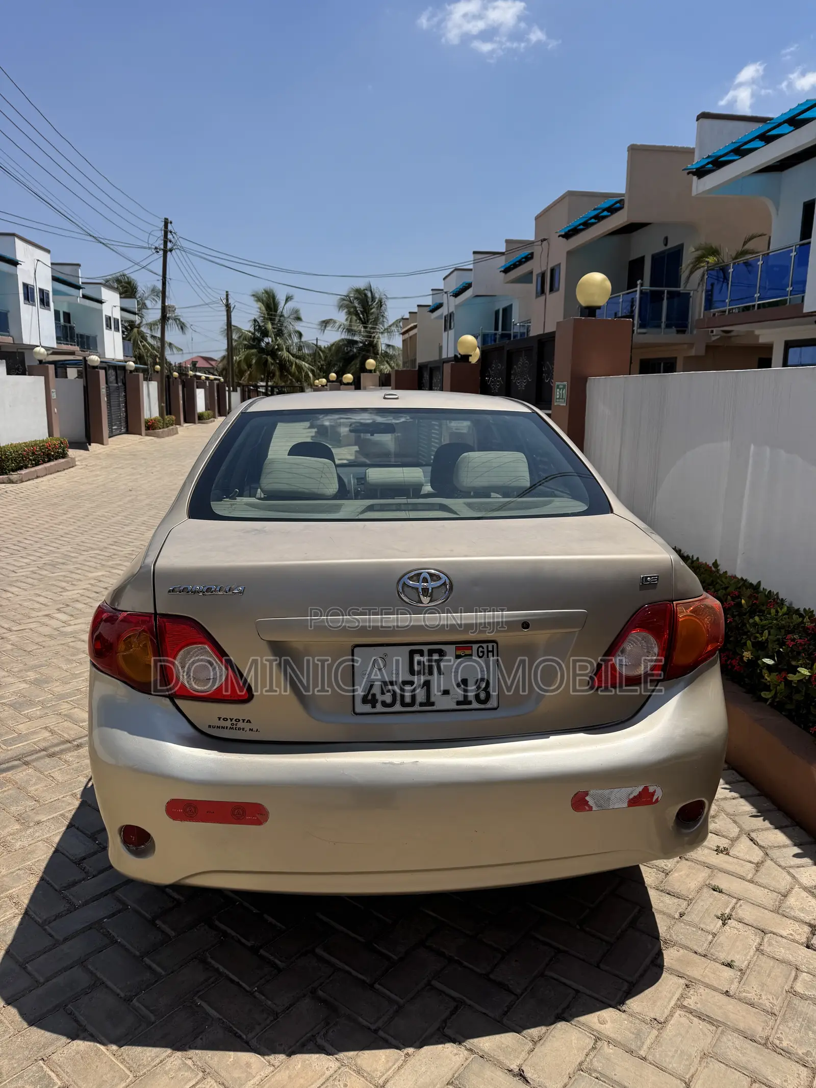 Toyota Corolla LE 4dr Sedan (1.8L 4cyl 4A) 2010 Gold