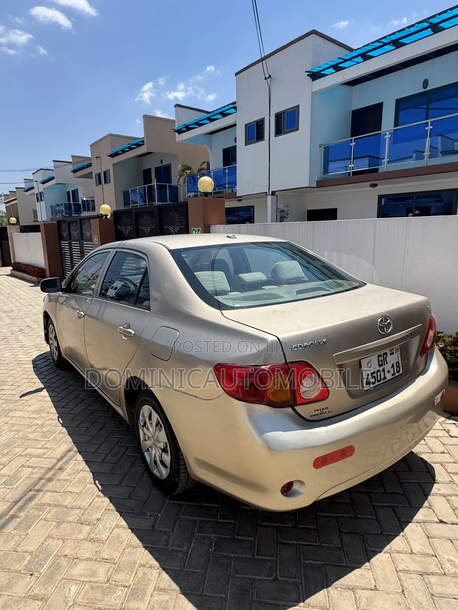 Toyota Corolla LE 4dr Sedan (1.8L 4cyl 4A) 2010 Gold