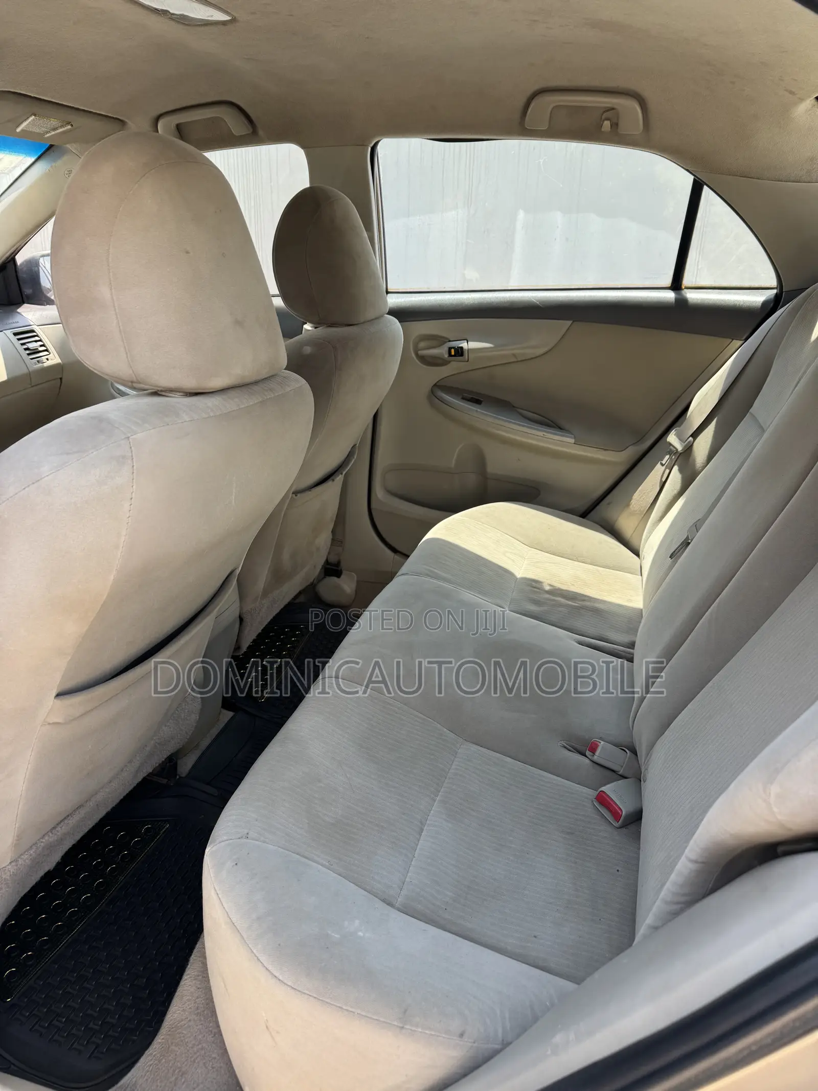 Toyota Corolla LE 4dr Sedan (1.8L 4cyl 4A) 2010 Gold