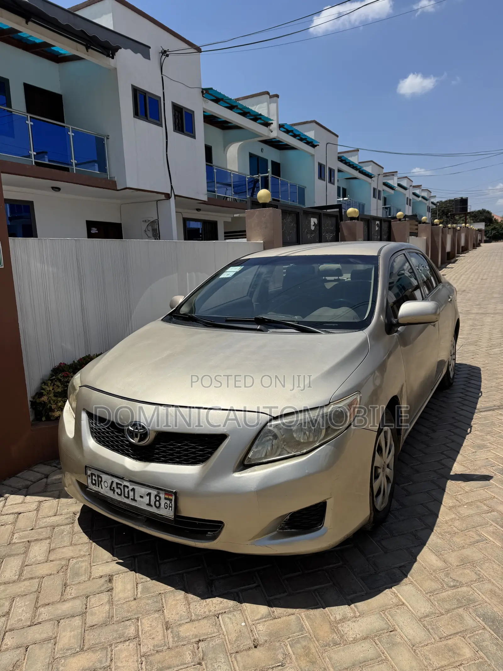 Toyota Corolla LE 4dr Sedan (1.8L 4cyl 4A) 2010 Gold