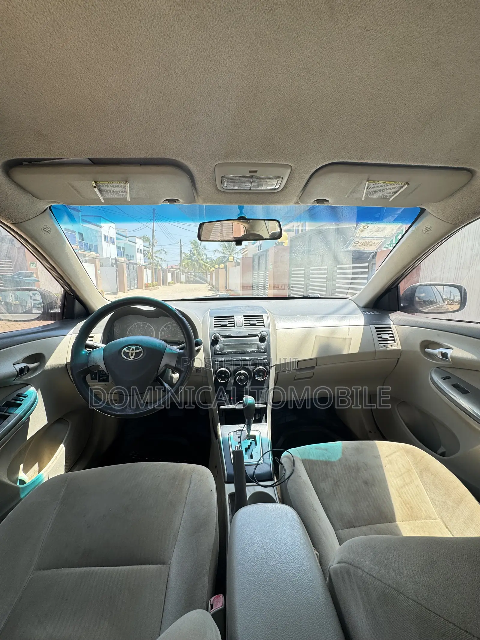Toyota Corolla LE 4dr Sedan (1.8L 4cyl 4A) 2010 Gold