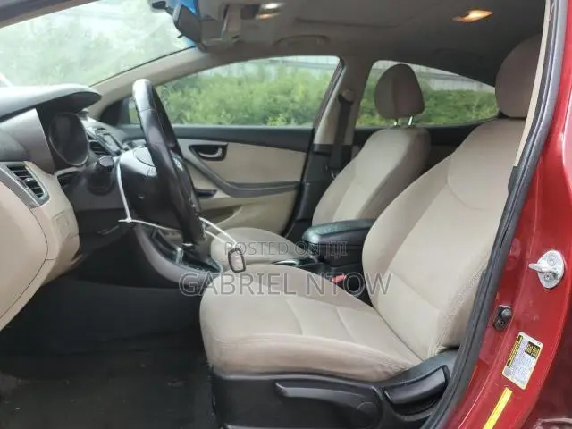 Hyundai Elantra SE Sedan FWD (1.8L 4cyl 6A) 2016 Red
