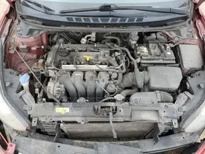Hyundai Elantra SE Sedan FWD (1.8L 4cyl 6A) 2016 Red