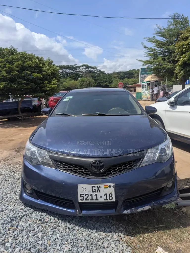 Toyota Camry SE 4dr Sedan (2.5L 4cyl 6A) 2013 Blue