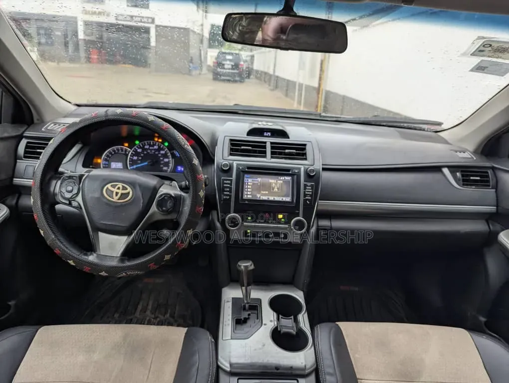 Toyota Camry SE 4dr Sedan (2.5L 4cyl 6A) 2013 Blue
