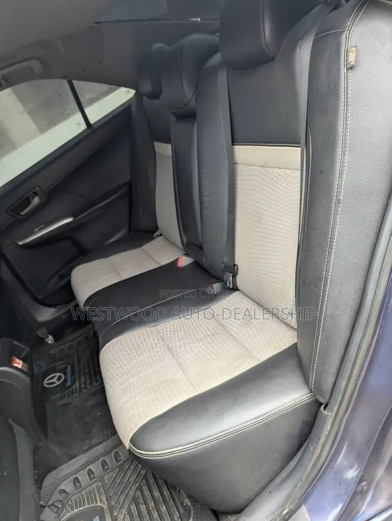 Toyota Camry SE 4dr Sedan (2.5L 4cyl 6A) 2013 Blue