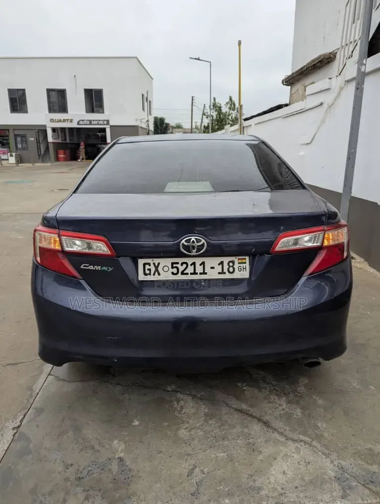 Toyota Camry SE 4dr Sedan (2.5L 4cyl 6A) 2013 Blue