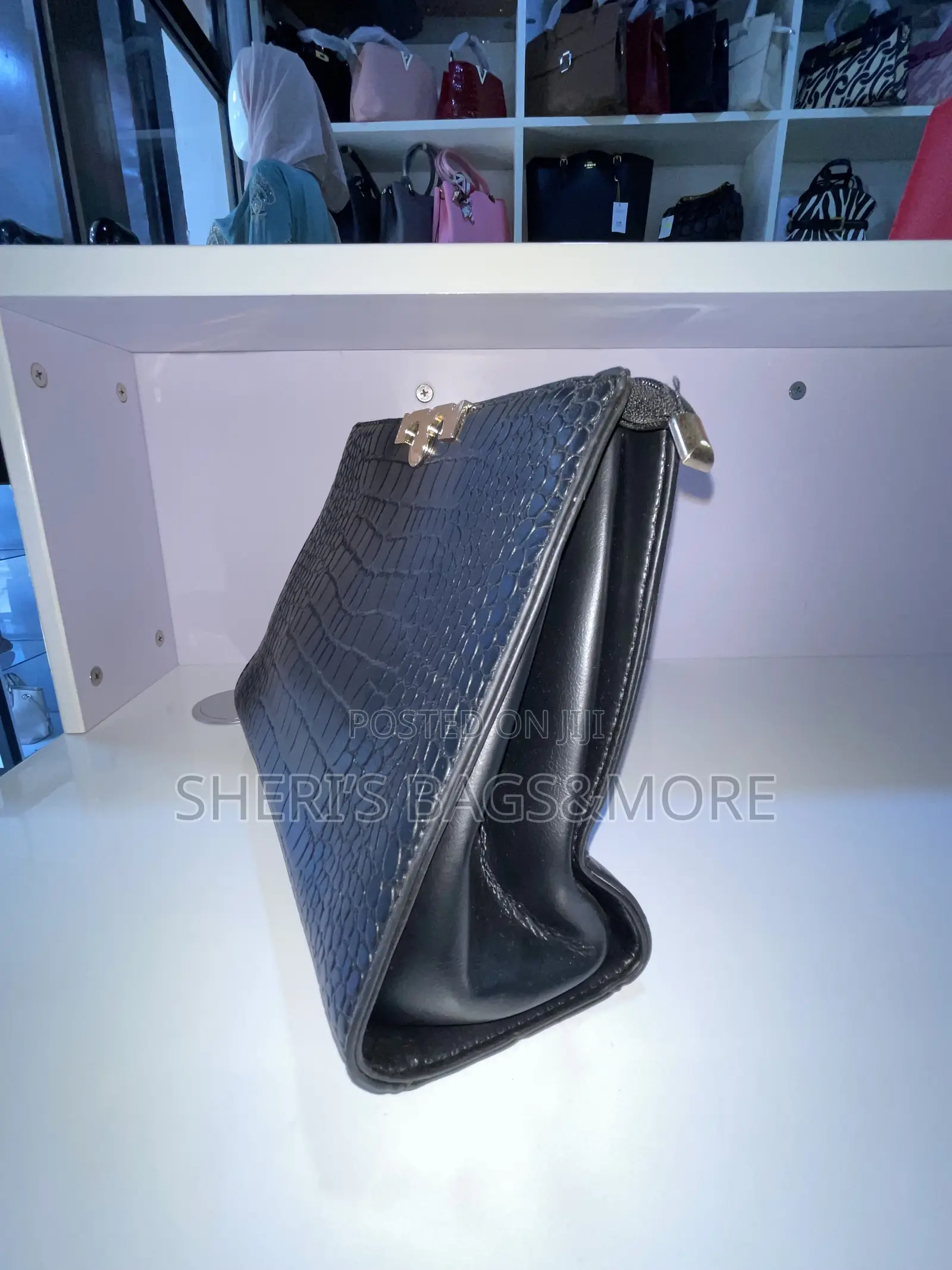 Ladies Classic Handbag