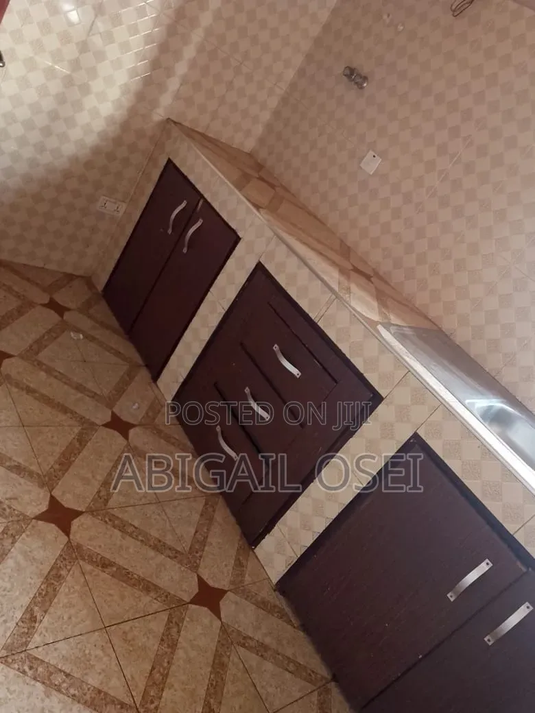 2bdrm Apartment in Asheyie, Main Station for rent