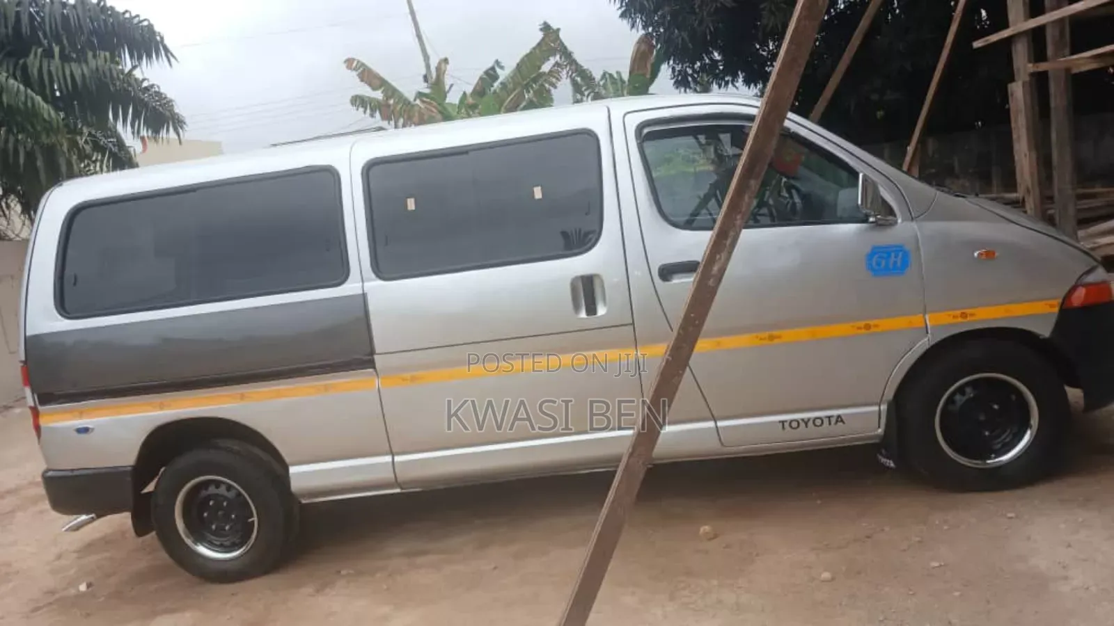 Toyota HiAce 2004 Grey