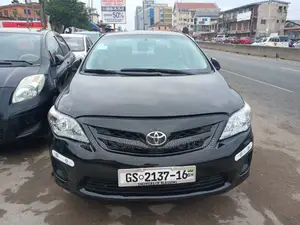 Toyota Corolla LE 4dr Sedan (1.8L 4cyl 4A) 2013 Black