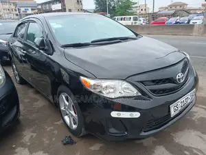 Toyota Corolla LE 4dr Sedan (1.8L 4cyl 4A) 2013 Black