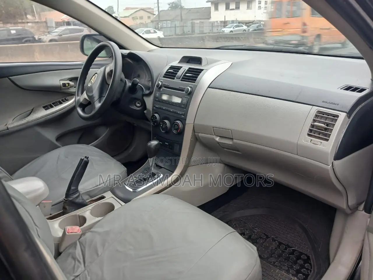 Toyota Corolla LE 4dr Sedan (1.8L 4cyl 4A) 2013 Black