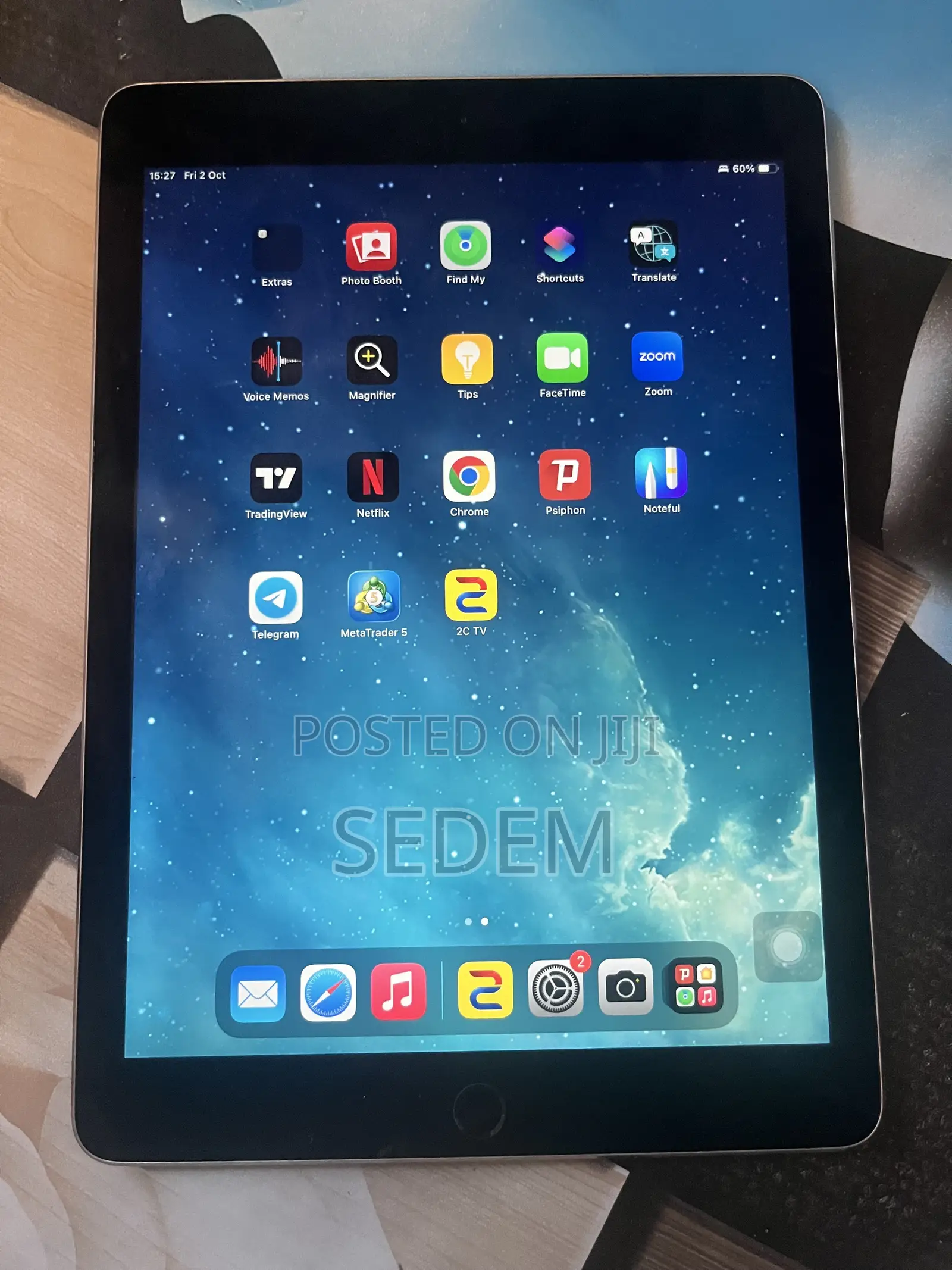 Apple iPad 2 Wi-Fi 64 GB Gray