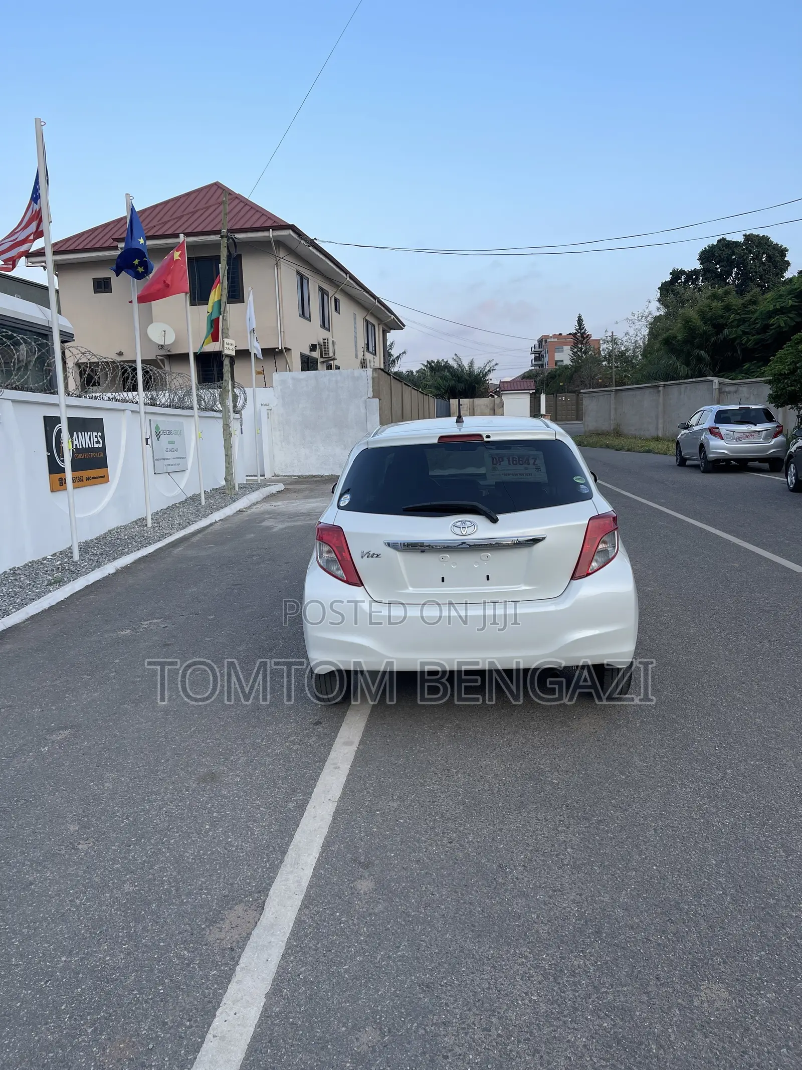 Toyota Vitz 1.3 FWD 5dr 2013 White