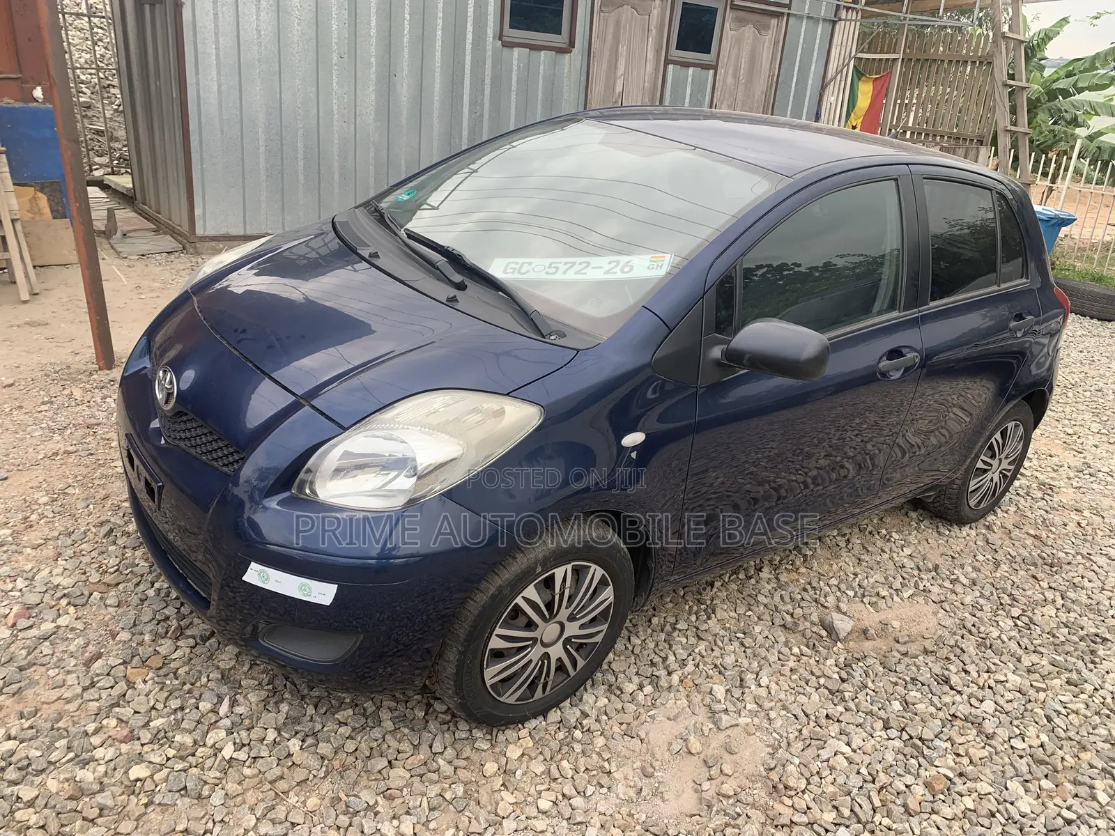 Toyota Yaris Base Sedan 4dr 2010 Blue