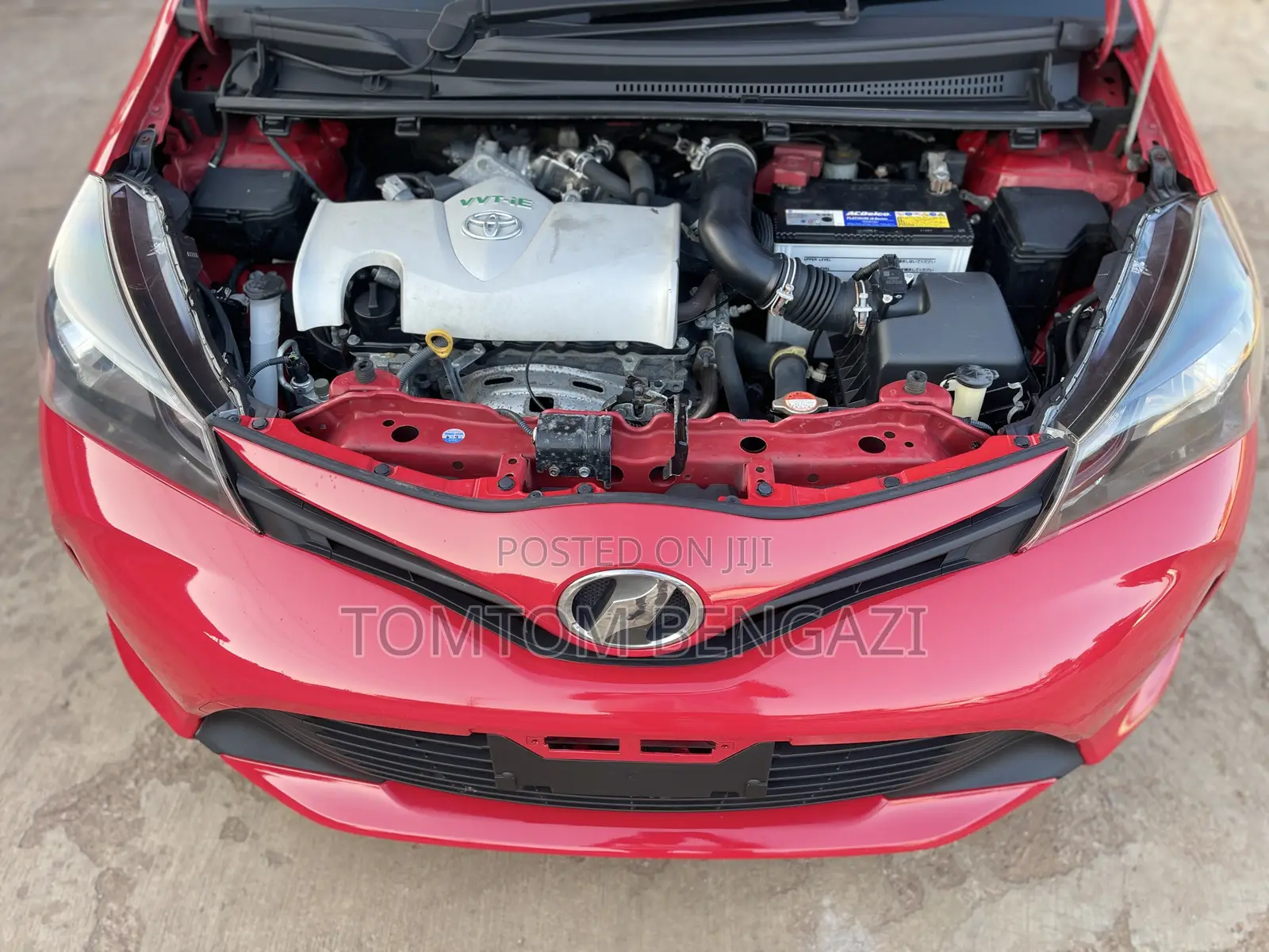 Toyota Vitz 1.3 FWD 5dr 2015 Red