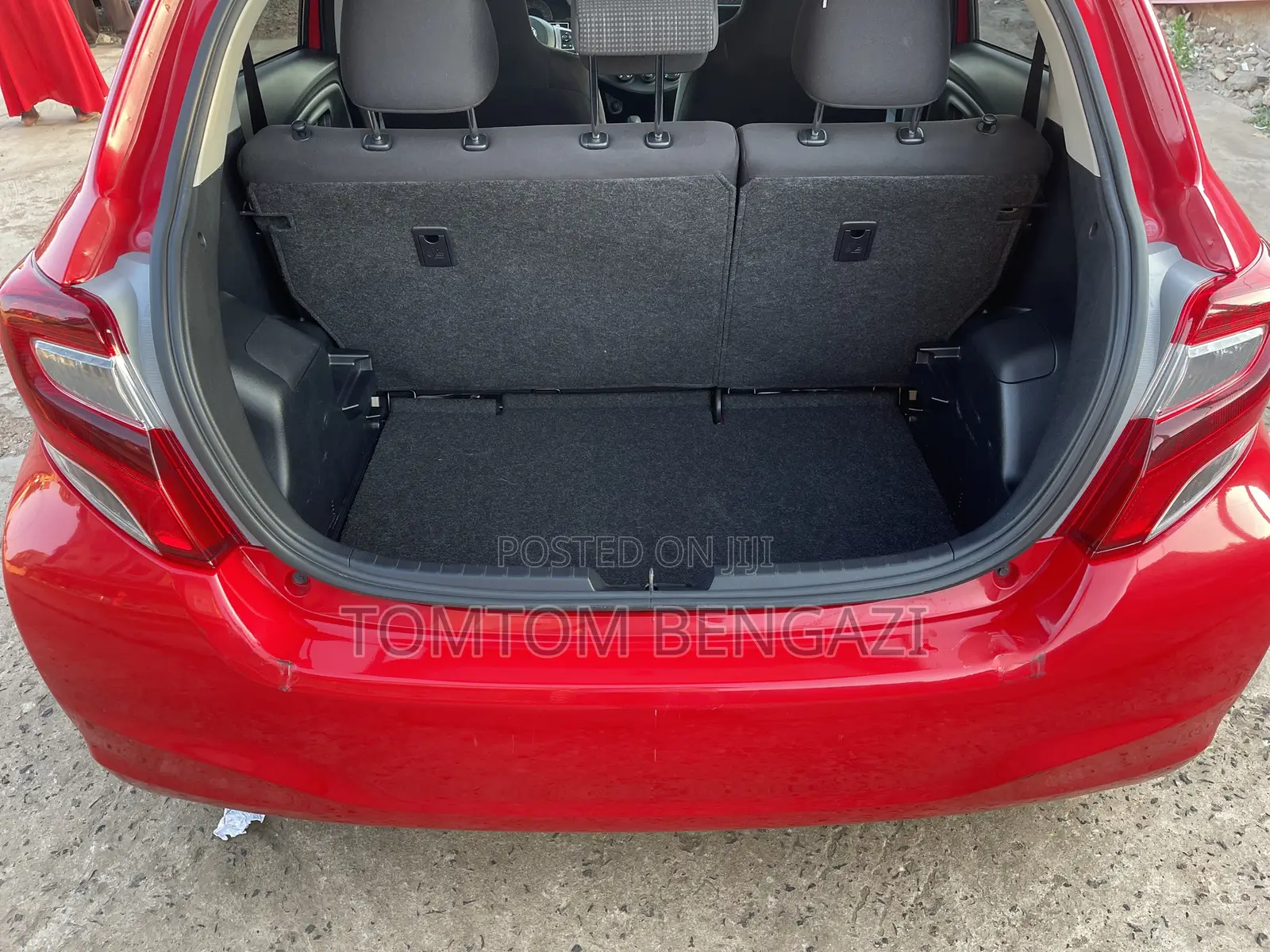 Toyota Vitz 1.3 FWD 5dr 2015 Red