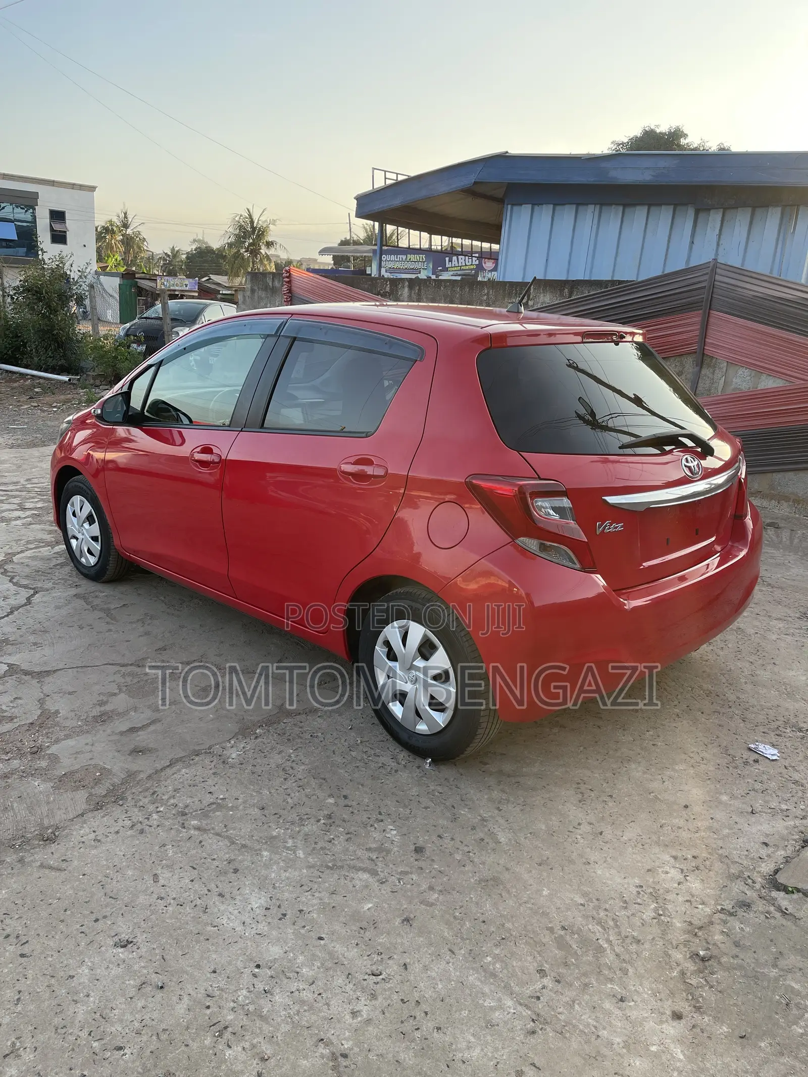 Toyota Vitz 1.3 FWD 5dr 2015 Red