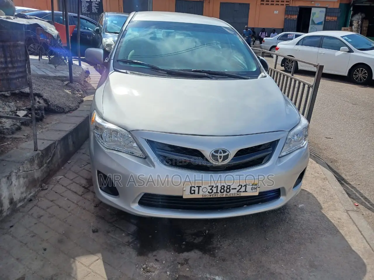 Toyota Corolla LE 4dr Sedan (1.8L 4cyl 4A) 2013 Silver