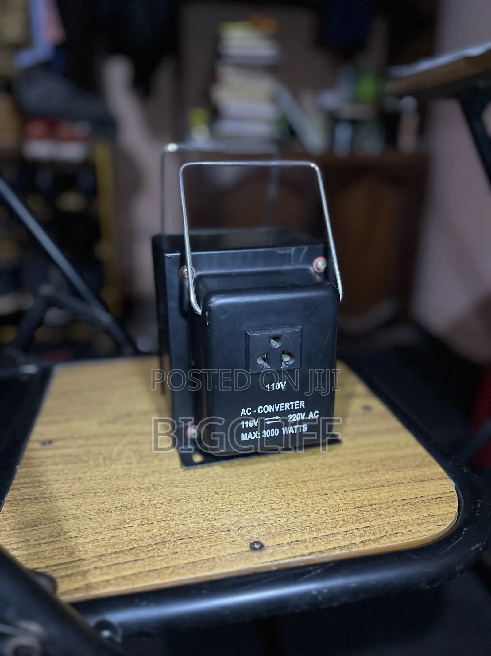 Elbee LB-T3000 220V Voltage Transformer