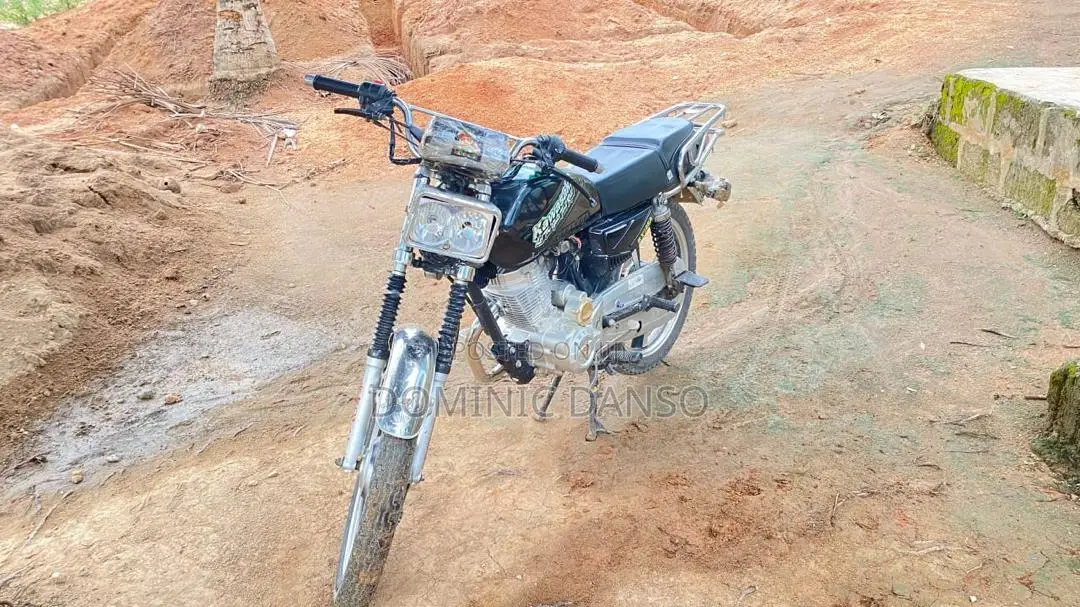 Royal Motorcycle 2025 Black