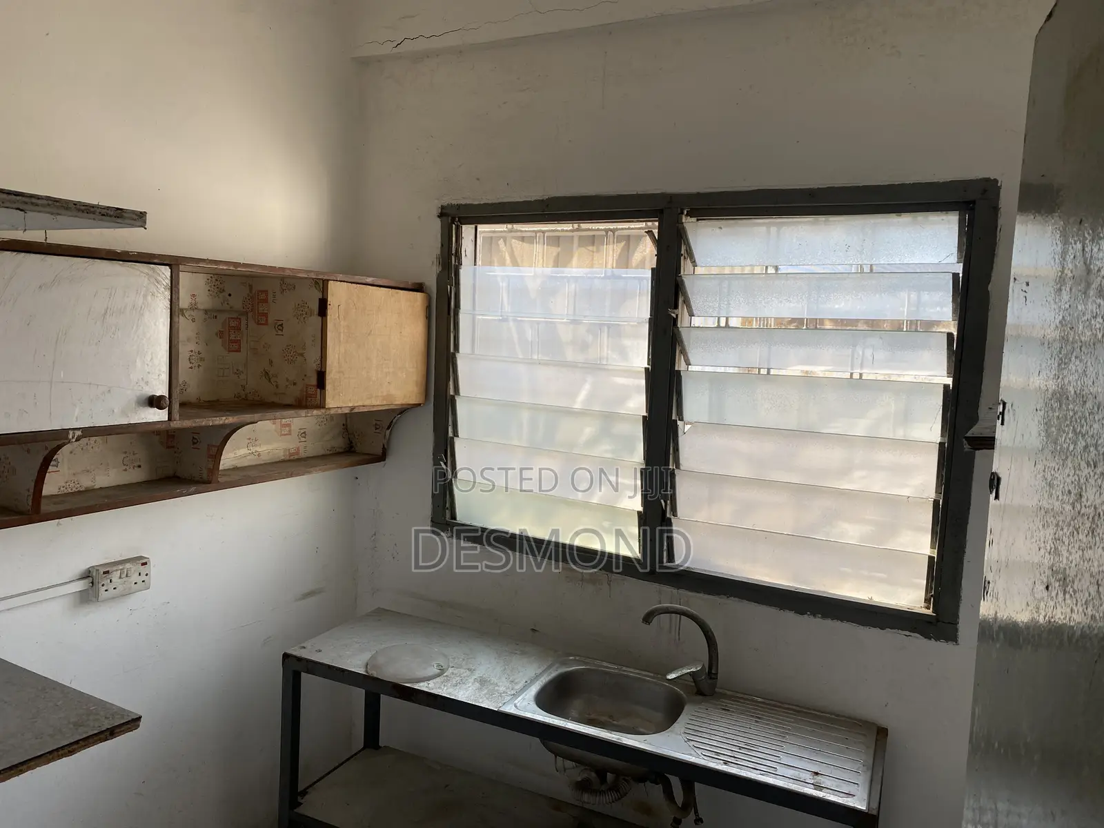 1bdrm Room & Parlour in Carl Quist Residence, Osu Ako-Adjei for rent
