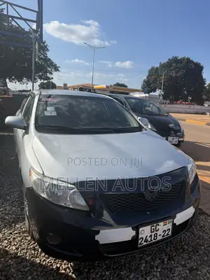 Toyota Corolla LE 4dr Sedan (1.8L 4cyl 4A) 2010 Silver