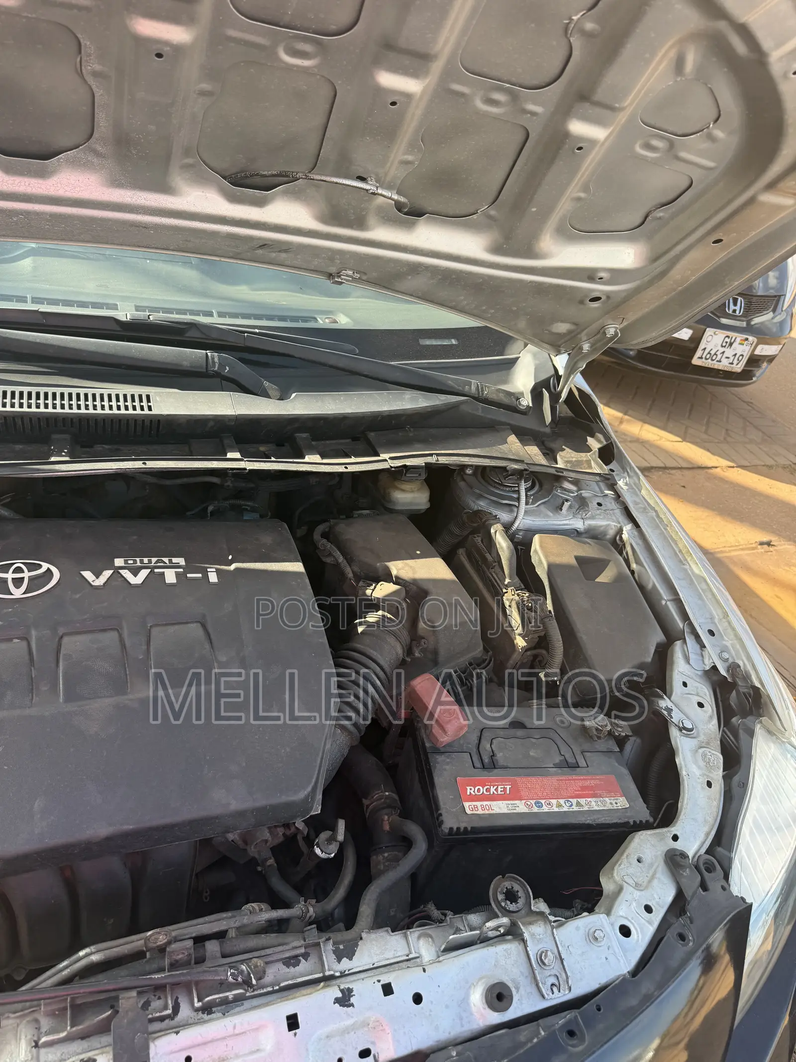 Toyota Corolla LE 4dr Sedan (1.8L 4cyl 4A) 2010 Silver