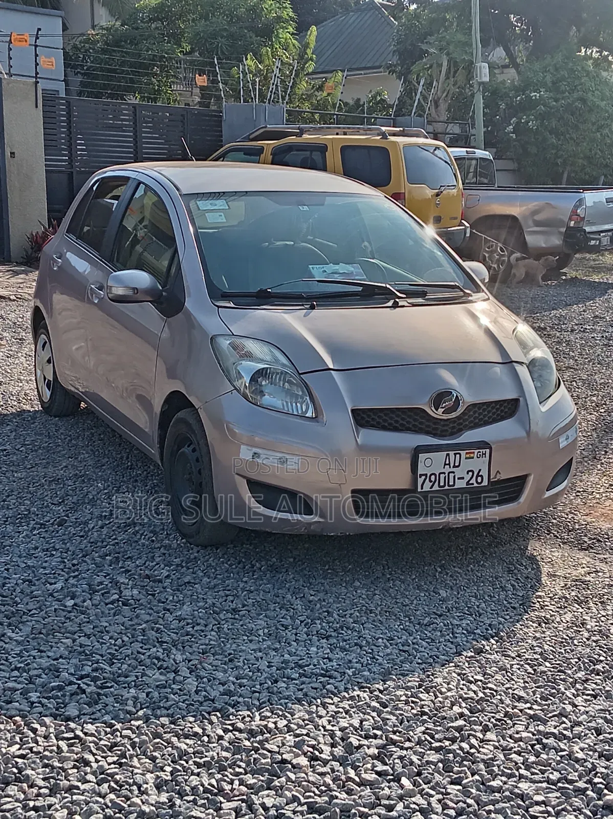 Toyota Vitz 1.5 FWD 5dr 2010 Pink