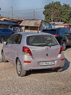 Toyota Vitz 1.5 FWD 5dr 2010 Pink