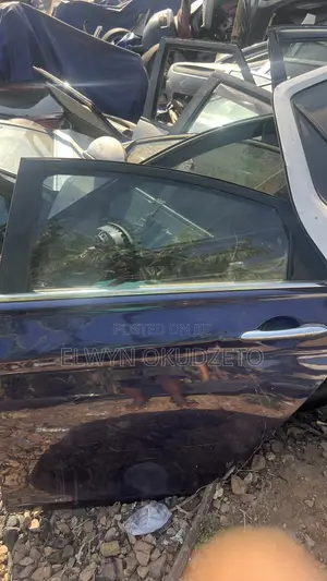 2017 Hyundai Elantra Doors and Boot